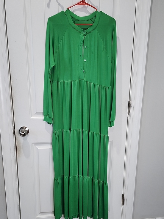 Dresses & Skirts - Women’s Green Long Sleeve Tiered Maxi Dress - XL